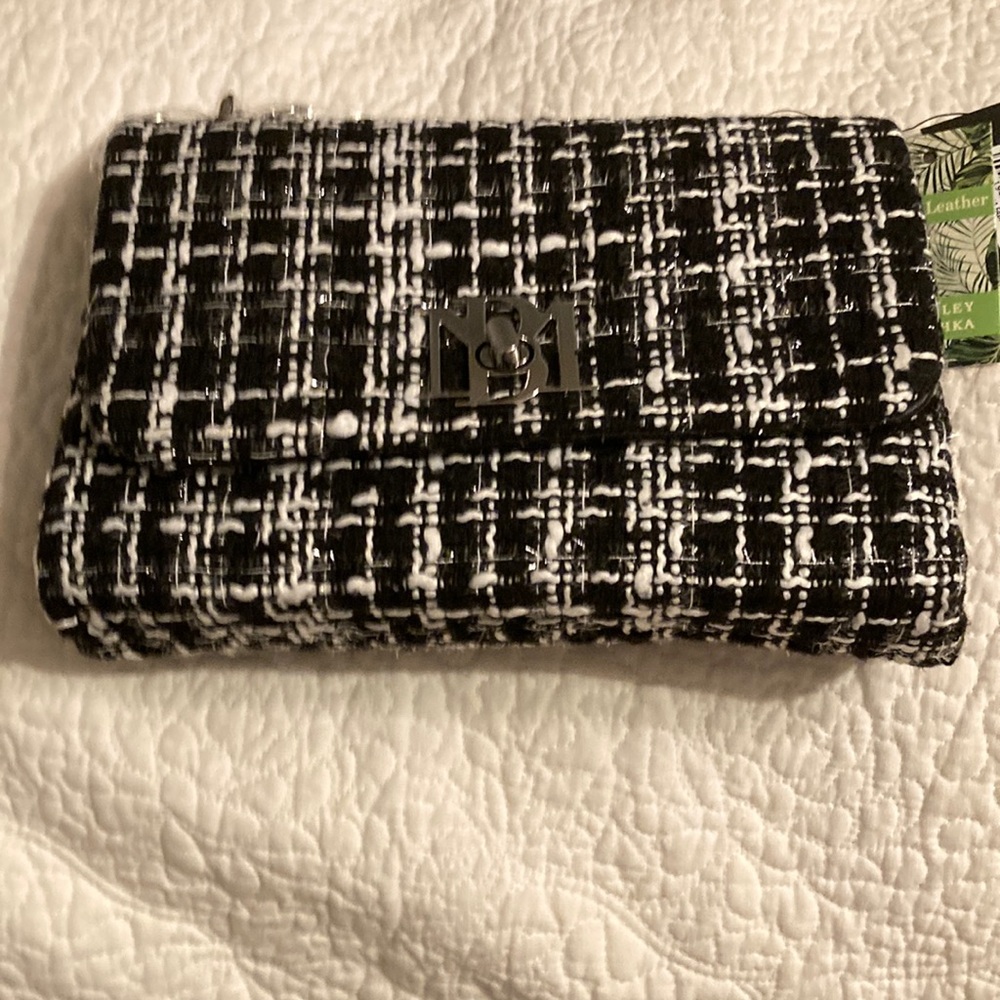 Cross Body black and white tweed bag.